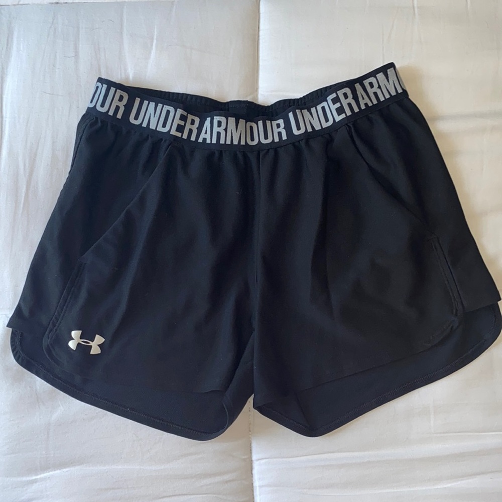 Under Armour running short
